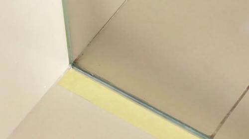 Как и чем удалить старый герметик и нанести новый. Процесс удаления старых и нанесение новых силиконовых швов