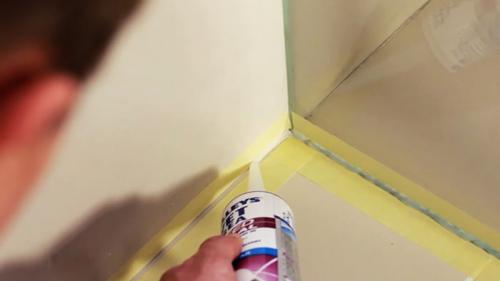 Как и чем удалить старый герметик и нанести новый. Процесс удаления старых и нанесение новых силиконовых швов