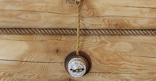 Ретро проводка в деревянном доме. Как правильно сделать ретро проводку своими руками: монтаж витой электропроводки в деревянном доме на фарфоровых изоляторах под старину