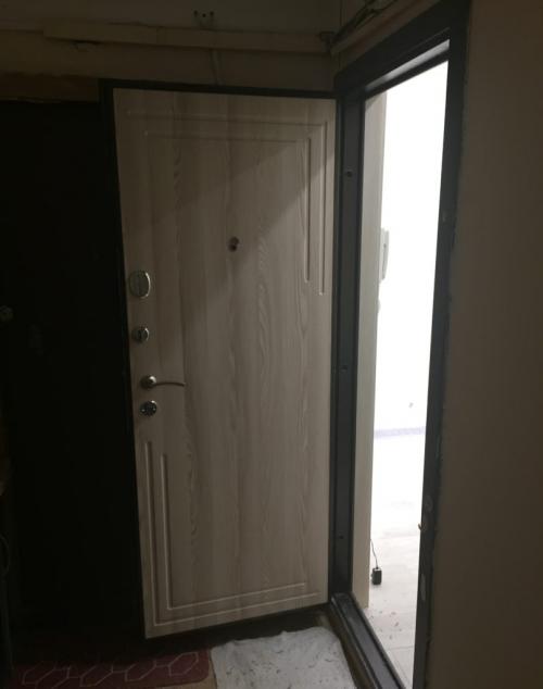 Как обшить входную дверь панелями. Что собой представляют МДФ плиты