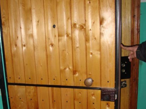 Как обшить дверь кожей своими руками. Несколько слов о материалах 04 Как обшить дверь кожей своими руками. Несколько слов о материалах 04