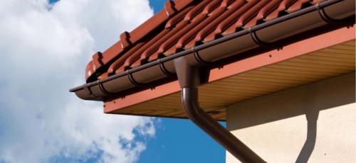 Как установить водостоки, если крыша уже покрыта: какой выбрать способ и правильно их установить