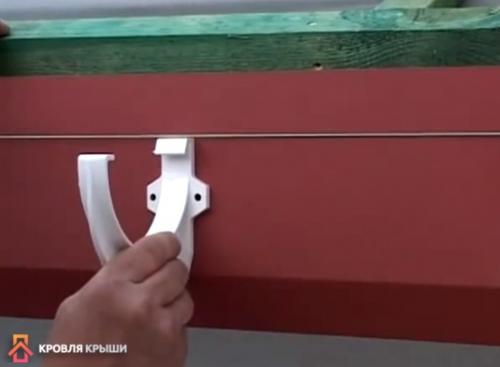 Выпуск кровли под водосток. Пошаговая инструкция установки водостоков