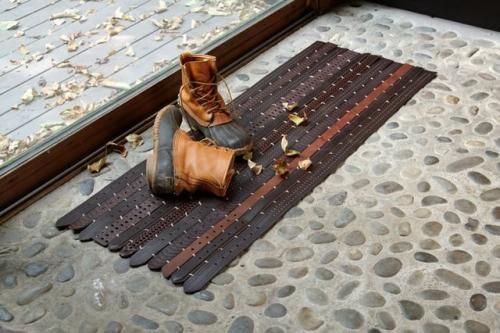 Коврик своими руками из старых вещей, без крючка. Коврик своими руками: мастер-класс изготовления из джинсов и старых вещей. Учимся, как плести коврик без крючка (120 фото)