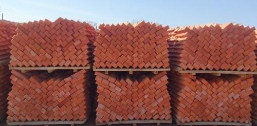 Какой вид кирпичной кладки наиболее распространен для столбов и цоколя. Какие кирпичи рекомендуется использовать для кладки цоколя