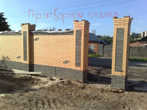Укрепление границ: как правильно установить кирпичные столбы для забора 18