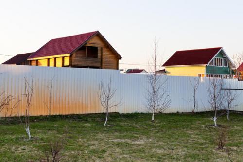 Какие проблемы могут возникнуть при установке кирпичных столбов для забора. Устанавливайте столбы для забора правильно, и не будет проблем