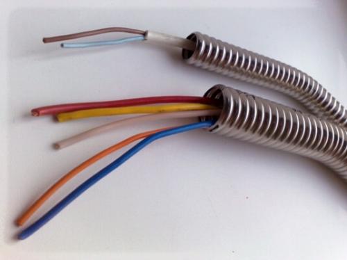 Узнайте, как правильно подключить 4 провода на люстре 07