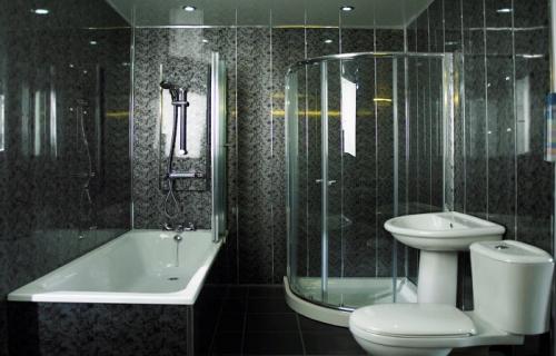 Отделка стен панелями ПВХ. Декоративные панели из пластика 05