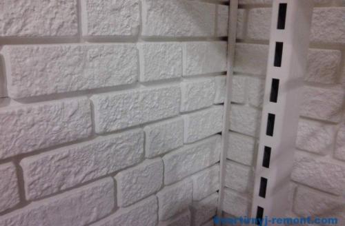 Отделка стен панелями ПВХ своими руками. Минусы отделки стен панелями ПВХ