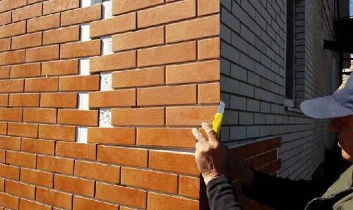 Обшить дом панелями под кирпич. Виды панелей под кирпич для наружной отделки