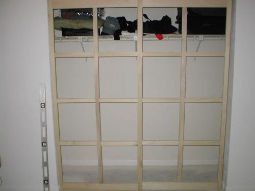 Как установить двери купе в гардеробную. Двери купе для гардеробной своими руками