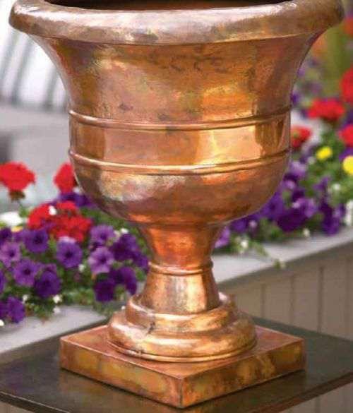 Как увеличить срок службы бетонных вазонов. Надо ли защищать поверхность бетона