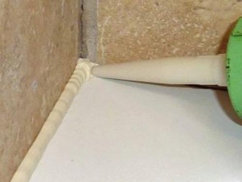 Герметик водостойкий сантехнический. Виды