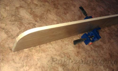 Как клеить кромочную ленту феном. Кромление 2 мм кромкой с помощью фена