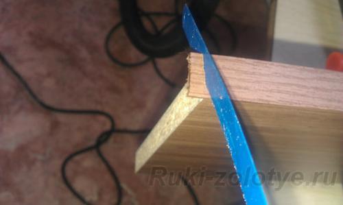 Как клеить кромочную ленту феном. Кромление 2 мм кромкой с помощью фена