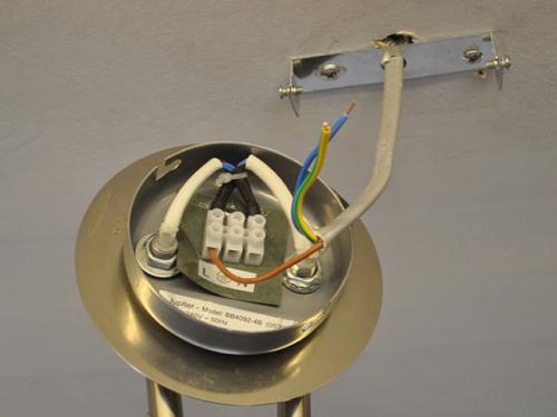 Подключение люстры 3 провода. Как правильно подключить люстру на три или четыре провода 03