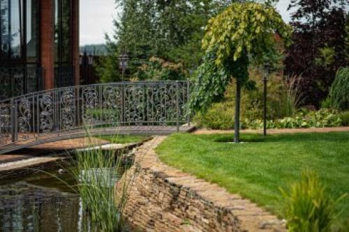 Сколько времени занимает строительство прудика на даче. Этапы строительства водоема под ключ