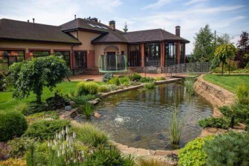 Сколько времени занимает строительство прудика на даче. Этапы строительства водоема под ключ