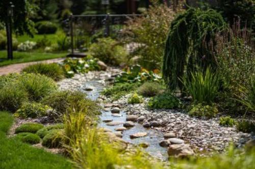 Сколько времени занимает строительство прудика на даче. Этапы строительства водоема под ключ