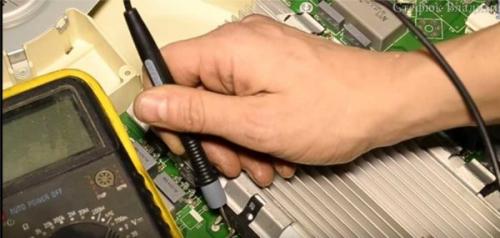 Не работает индикация на варочной панели. Если поверхность не включается в работу