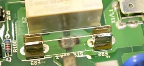 Не работает индикация на варочной панели. Если поверхность не включается в работу