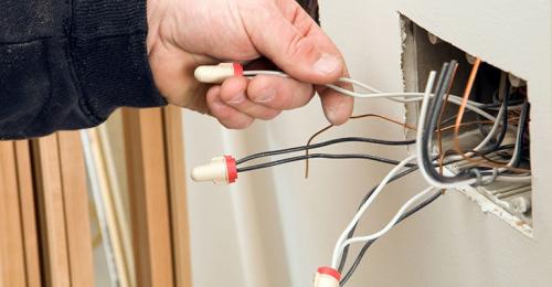 Цвет проводов плюс минус. Как узнать полярность проводов: определить цвета где провод плюс а какой минус