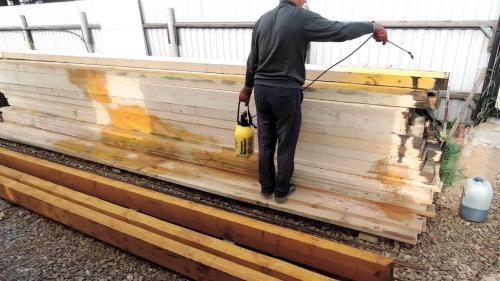 Чем пропитать деревянный дом снаружи. Чистовая обработка сруба снаружи после усадки