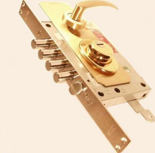 Как установить врезной замок в деревянную дверь. Какими бывают врезные замки