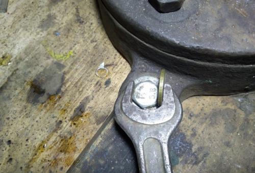 Как открутить гайку без ключа. Как открутить болт или гайку если нет подходящего ключа