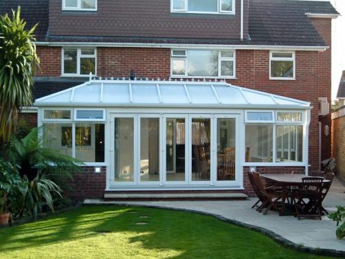 Пластиковая входная дверь в деревянный дом. Достоинства и недостатки