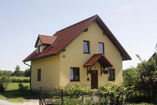 Покраска дома снаружи по штукатурке. Фасадные краски по штукатурке: ТОП-10 рейтинг популярных марок и производителей краски для наружных или внутренних работ 2022 года