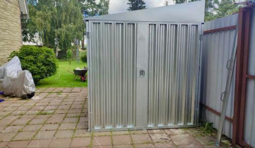 Как обустроить крышу хозблока 4х2. Какой тип крыши выбрать для хозблока