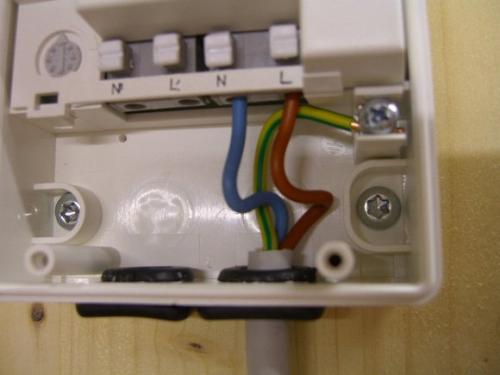 Как подключить датчик света для уличного освещения. Наглядный поэтапный процесс подключения фонаря к фотореле на обычном стенде