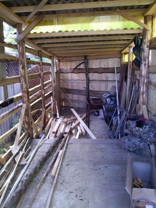 Можно ли построить компактный сарай с чердаком или вторым уровнем. Двухуровневый сарай.