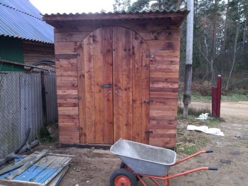 Можно ли построить компактный сарай с чердаком или вторым уровнем. Двухуровневый сарай.