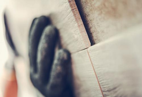 Чем удалить силиконовый герметик. Как удалить и чем убрать силиконовый герметик с плитки, кафеля и ванны — работа с разными поверхностями 02