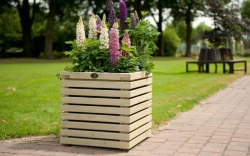 Большие уличные вазоны своими руками. Из дерева