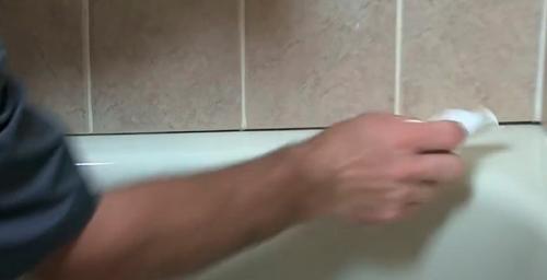 Чем растворить силиконовый герметик. Как удалить герметик с различных поверхностей 01 Чем растворить силиконовый герметик. Как удалить герметик с различных поверхностей 01