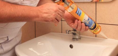 Герметик для ванной который не чернеет. Как выбрать герметик для ванной который не почернеет