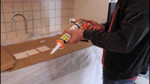 Герметик для ванной без пистолета. Как быстро нанести герметик без пистолета
