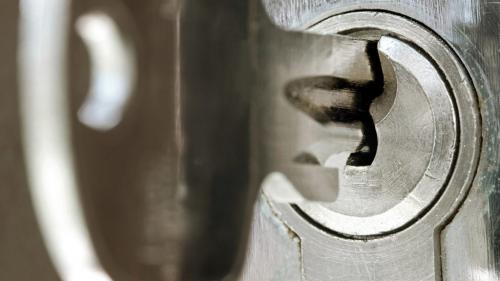 Как вскрыть замок. Как вскрыть сувальдный замок