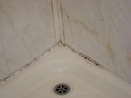 Как удалить акриловый герметик с пластиковых окон. Как и чем удалить старый герметик и нанести новый