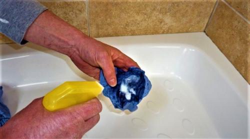 Как удалить акриловый герметик с дерева. Чем оттереть акриловый герметик-Все способы