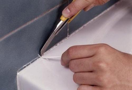 Как снять с ванны силикон. Способы снятия герметика с ванны в домашних условиях