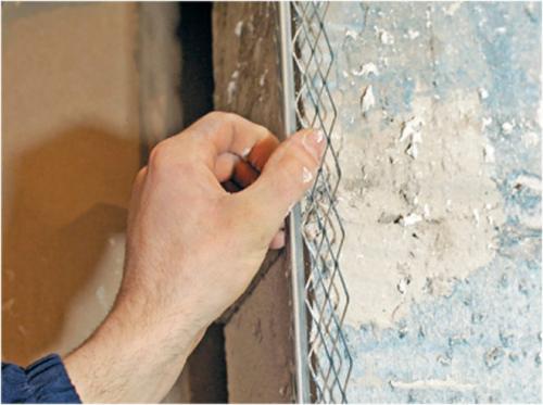 Как штукатурить дверной проем после установки двери. Подготовительные работы