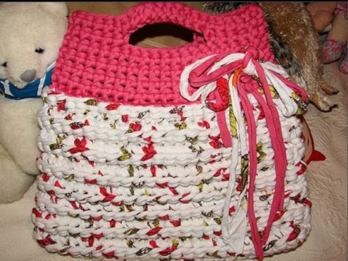 Коврики своими руками из старых футболок. Что сделать из старых футболок своими руками для дома