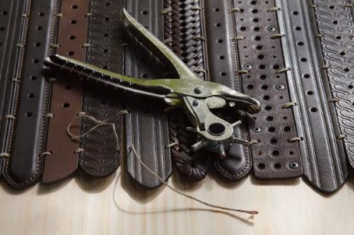 Коврик из старых вещей на машинке. Как сделать коврики из старых вещей