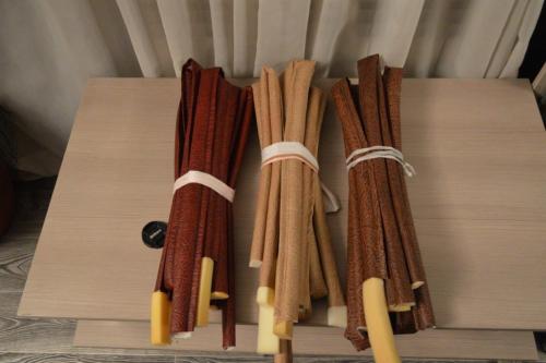 Как обшить деревянную дверь дермантином не снимая с петель. Подготовительный этап