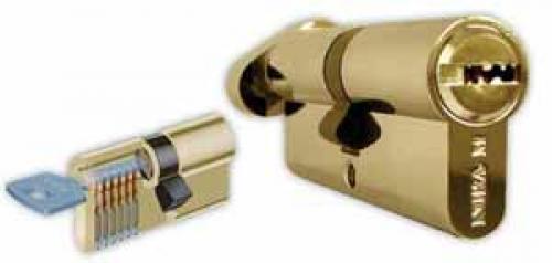 Установка врезного замка в металлическую дверь. Врезка замка в металлическую дверь: пошаговая инструкция